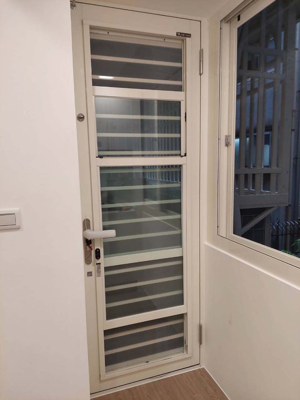 �����T��