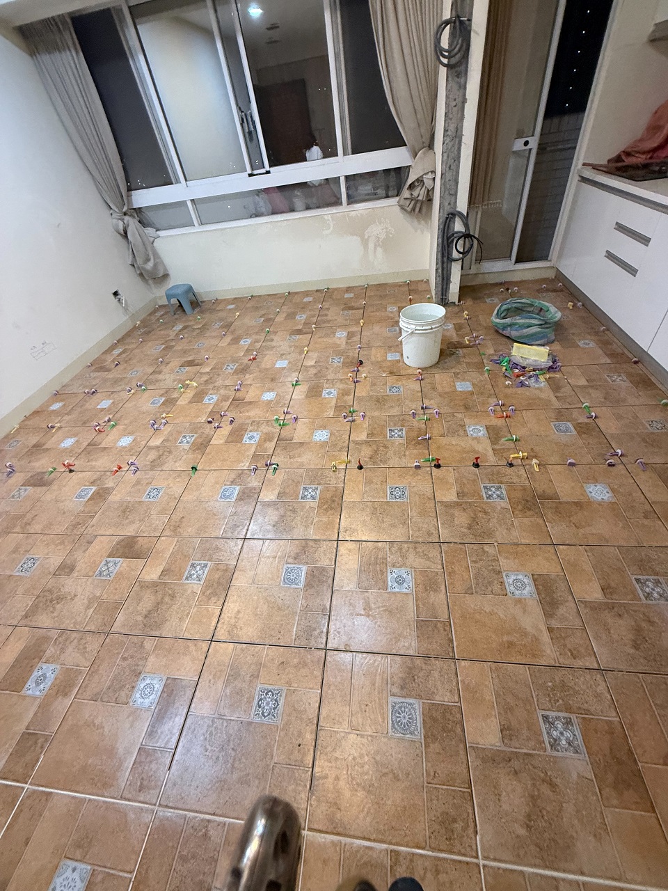 左營區鋪地磚-室內地板浴室牆面地板施做複貼